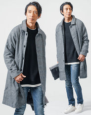 冬の3点コーデセット グレンチェックロングコート×黒長袖ニットTシャツ×ネイビースリムデニムパンツ