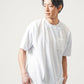 30代メンズ夏の3点コーデセット　サックス7分袖デニムシャツ×白半袖Tシャツ×黒スリムアンクルチノパンツ