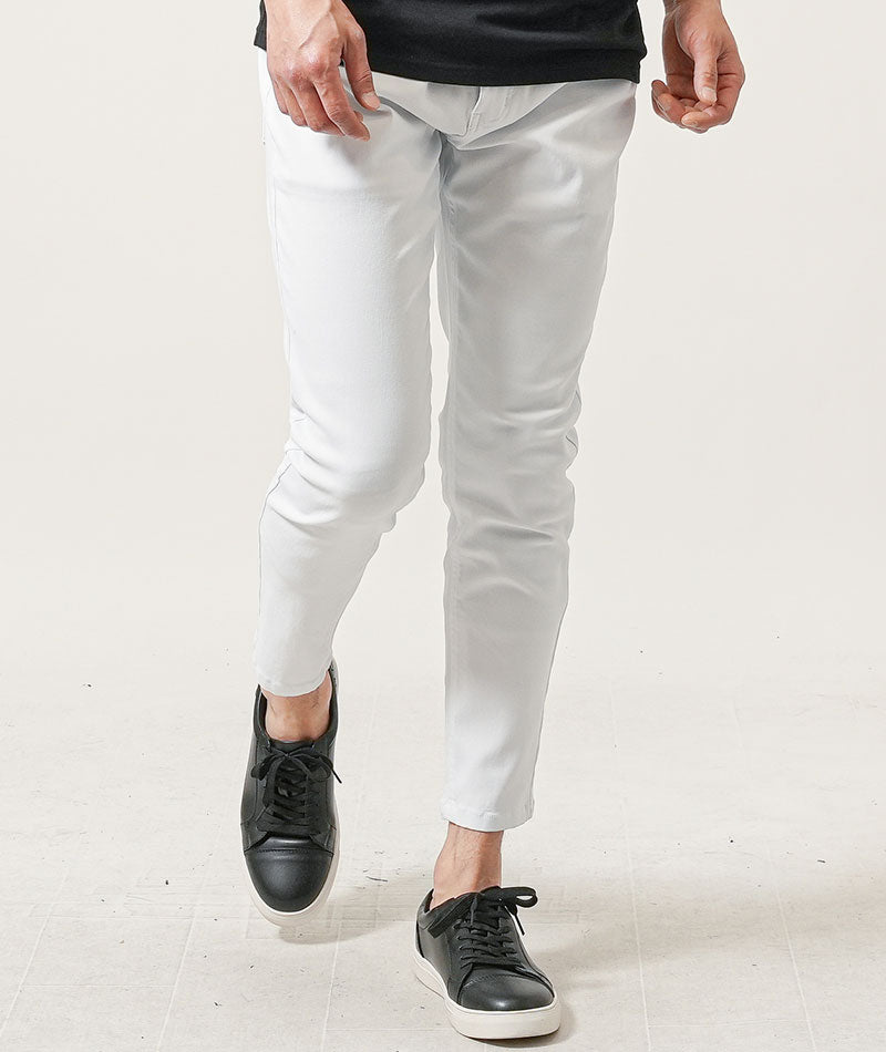 30代メンズ夏の3点コーデセット　ベージュ5分袖カーディガン×黒半袖Tシャツ×白スリムアンクルチノパンツ