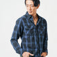 30代メンズ冬のトップス3点コーデセット　キャメル中綿ダウンジャケット×ブルー長袖チェックシャツ×黒長袖ニットTシャツ