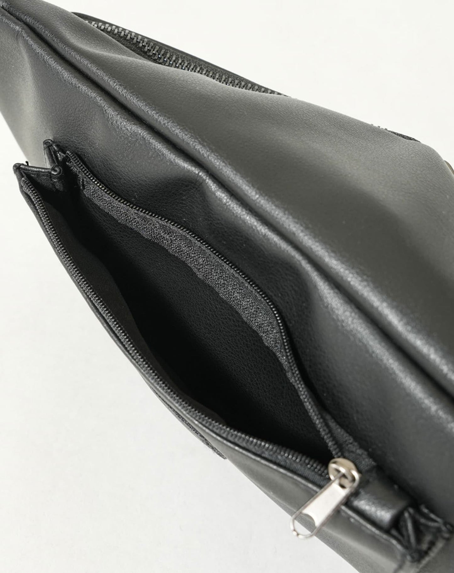 PUレザーショルダーバッグ