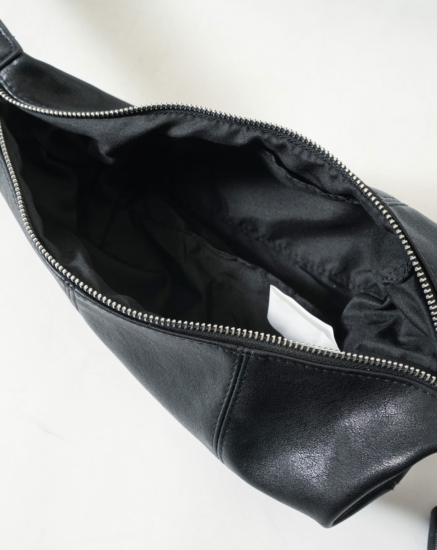 PUレザーボディバッグ