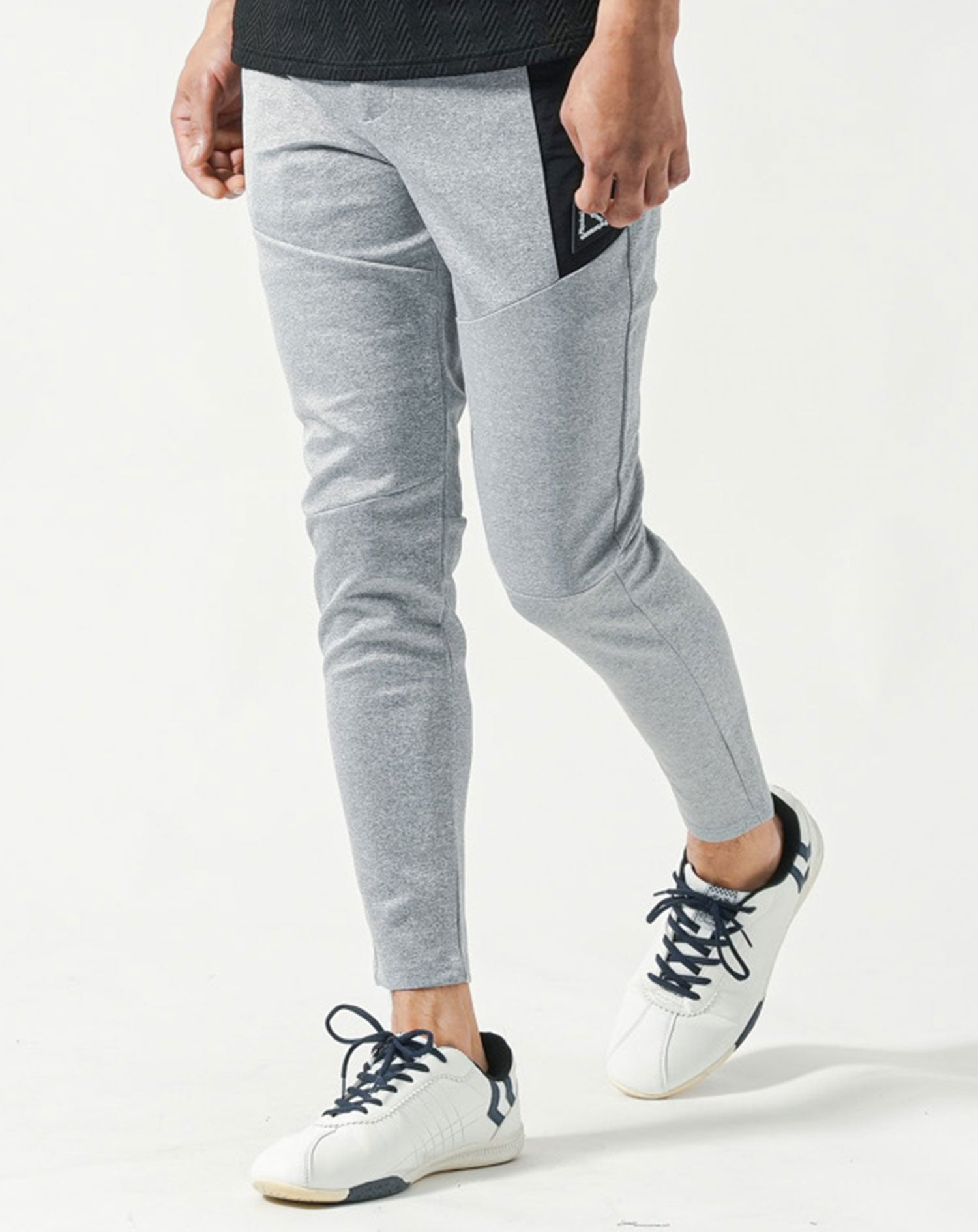 USAロゴ グレー ゴルフパンツ UNDER ARMOUR（アンダーアーマー） パンツ グレー シンプル ロゴ