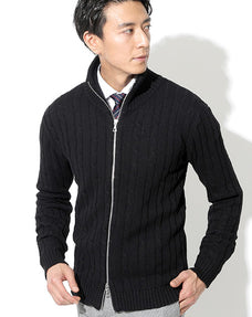 ケーブル編み込みジップアップスタンドニットアウター
