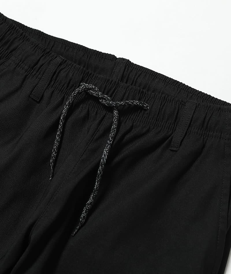 汗染みが目立ちにくい吸汗速乾スーパーストレッチスキニーテーパードイージーチノパンツ