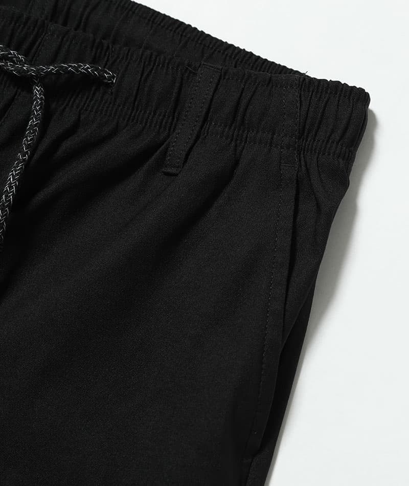 汗染みが目立ちにくい吸汗速乾スーパーストレッチスキニーテーパードイージーチノパンツ