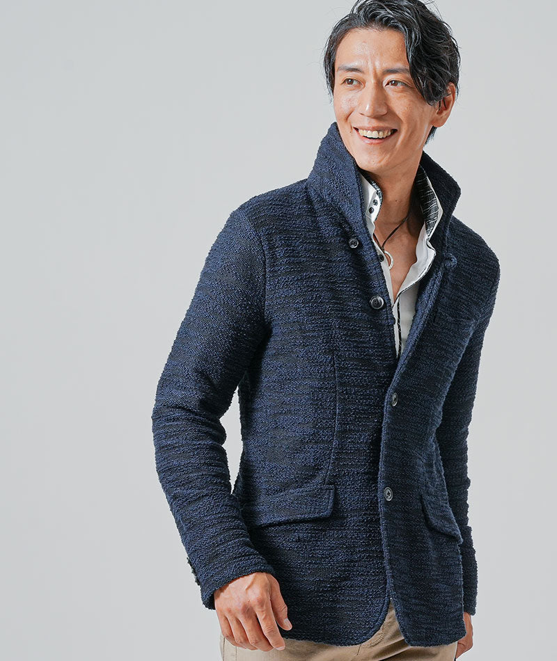 40代メンズ3点コーデセット　ネイビースタンドカラージャケット×白長袖シャツ×ベージュスリムチノパンツ