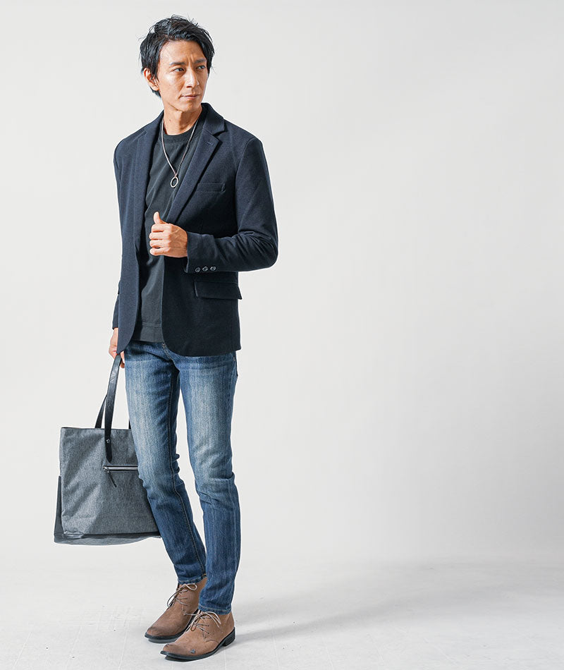 40代メンズ3点コーデセット　ネイビー長袖テーラードジャケット×黒長袖Tシャツ×スリムインディゴデニムパンツ