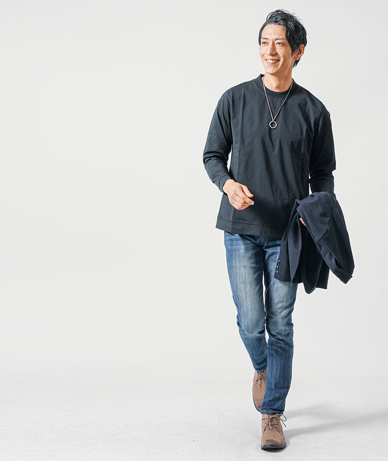 40代メンズ3点コーデセット　ネイビー長袖テーラードジャケット×黒長袖Tシャツ×スリムインディゴデニムパンツ