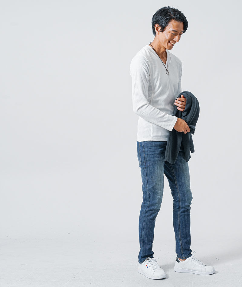 40代メンズ3点コーデセット　チャコール長袖カーディガン×白長袖Tシャツ×スリムインディゴデニムパンツ