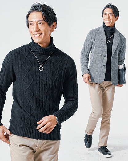 40代メンズ3点コーデセット　グレー長袖テーラードジャケット×黒タートルネックニット×ベージュスリムチノパンツ
