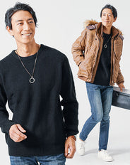 40代メンズ冬の3点コーデセット キャメル中綿ジャケット×黒長袖ニットTシャツ×ネイビースリムデニムパンツ