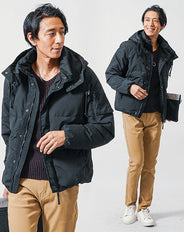 冬の3点コーデセット　黒ダウンジャケット×ワイン長袖ニットTシャツ×ベージュスリムチノパンツ