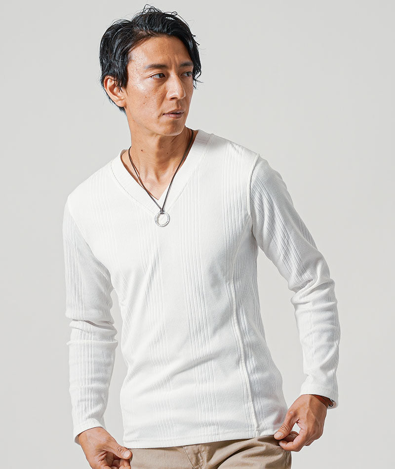 40代メンズ3点コーデセット　黒長袖ニットパーカー×白長袖Tシャツ×ベージュスリムチノパンツ
