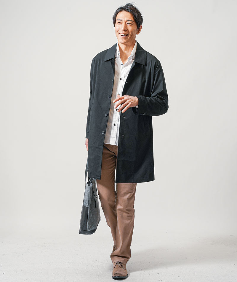 40代メンズ3点コーデセット　黒ステンカラーコート×白長袖シャツ×ベージュブーツカットチノパンツ