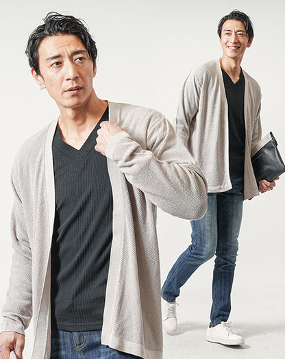 40代メンズ3点コーデセット　オフベージュ長袖カーディガン×黒長袖Tシャツ×インディゴスリムテーパードデニムパンツ