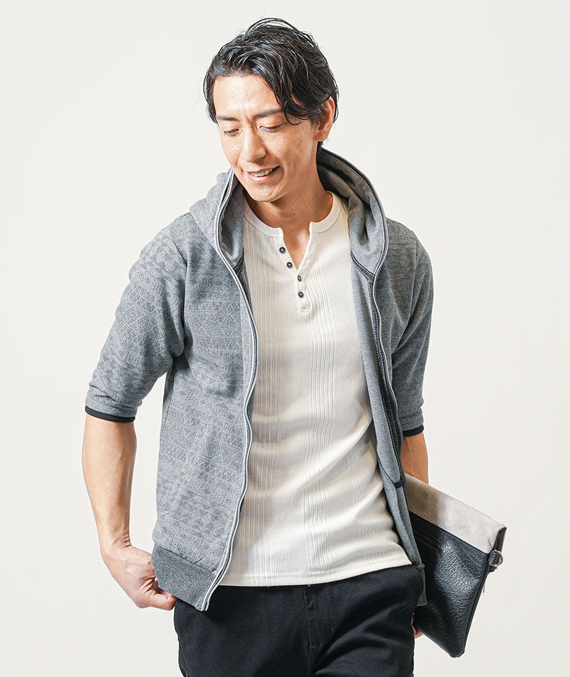 40代メンズ夏の3点コーデセット グレー5分袖パーカー×白7分袖Tシャツ