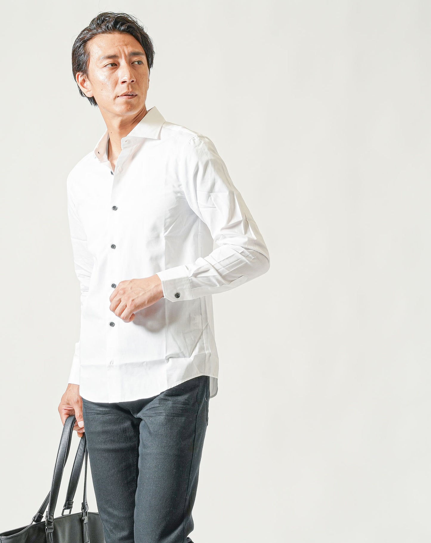 40代メンズ2点コーデセット　白長袖日本製シャツ×黒ストレッチテーパードパンツ