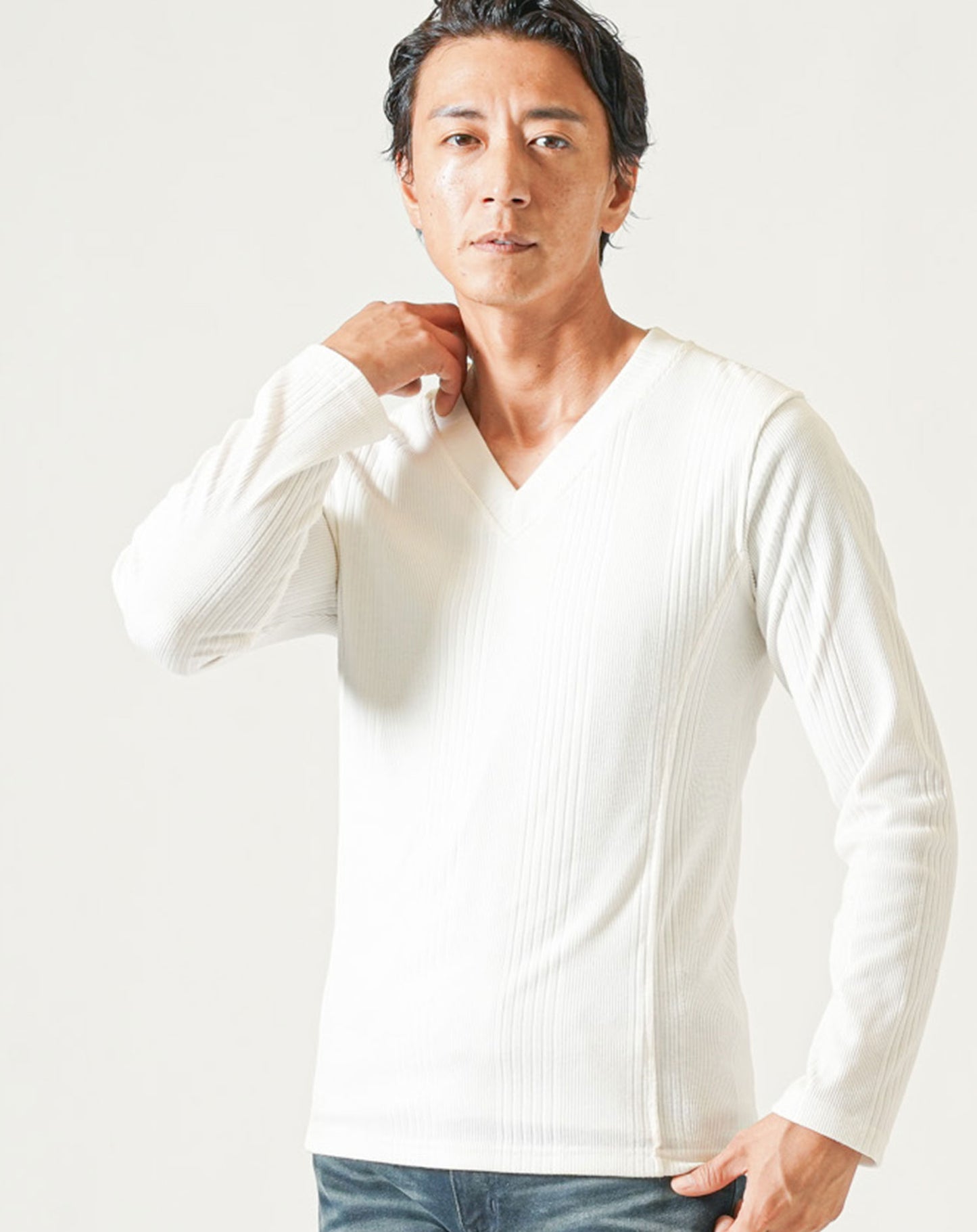 40代メンズファッション3点コーデセット　グレー長袖ライダースジャケット×白長袖Tシャツ×ダークブルーストレッチデニムパンツ