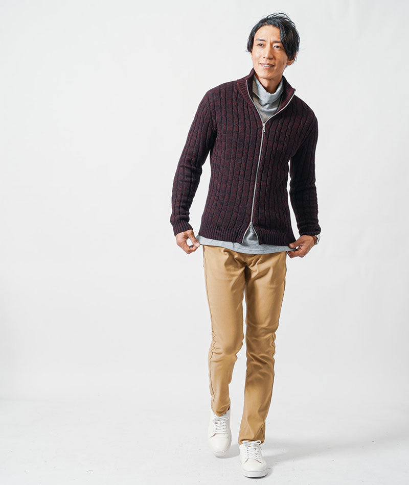 40代メンズ冬のトップス3点コーデセット　ネイビーダウンジャケット×ワインニットアウター×グレータートルネックTシャツ