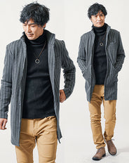 3点メンズコーデセット　グレーロングコート×黒タートルネックニット×ベージュスリムチノパンツ