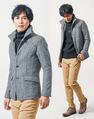冬の3点メンズコーデセット グレンチェックメルトンジャケット×黒タートルネックニット×ベージュスリムチノパンツ