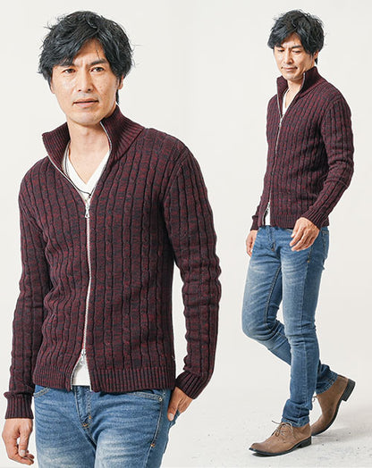 50代 マネキン買い メンズファッション 秋服 冬服 男性 カジュアル 3点コーデセット ワインニットアウター×白長袖Tシャツ×ネイビースリムデニムパンツ 全身 デート 服装 コーディネート 大きいサイズ