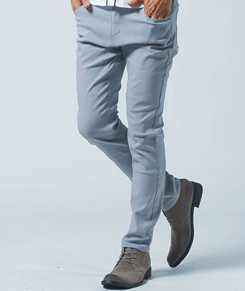 50代メンズ全身3点コーデセット　黒長袖カーディガン×白長袖Tシャツ×グレーストレッチチノパンツ