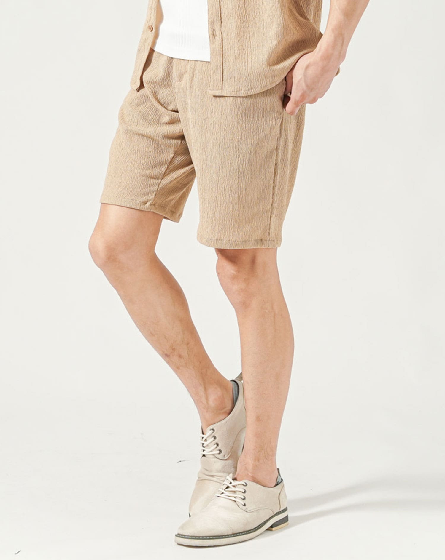 ベージュ(ハーフパンツ)　H183cmW63kg 着用サイズ:Ｌ