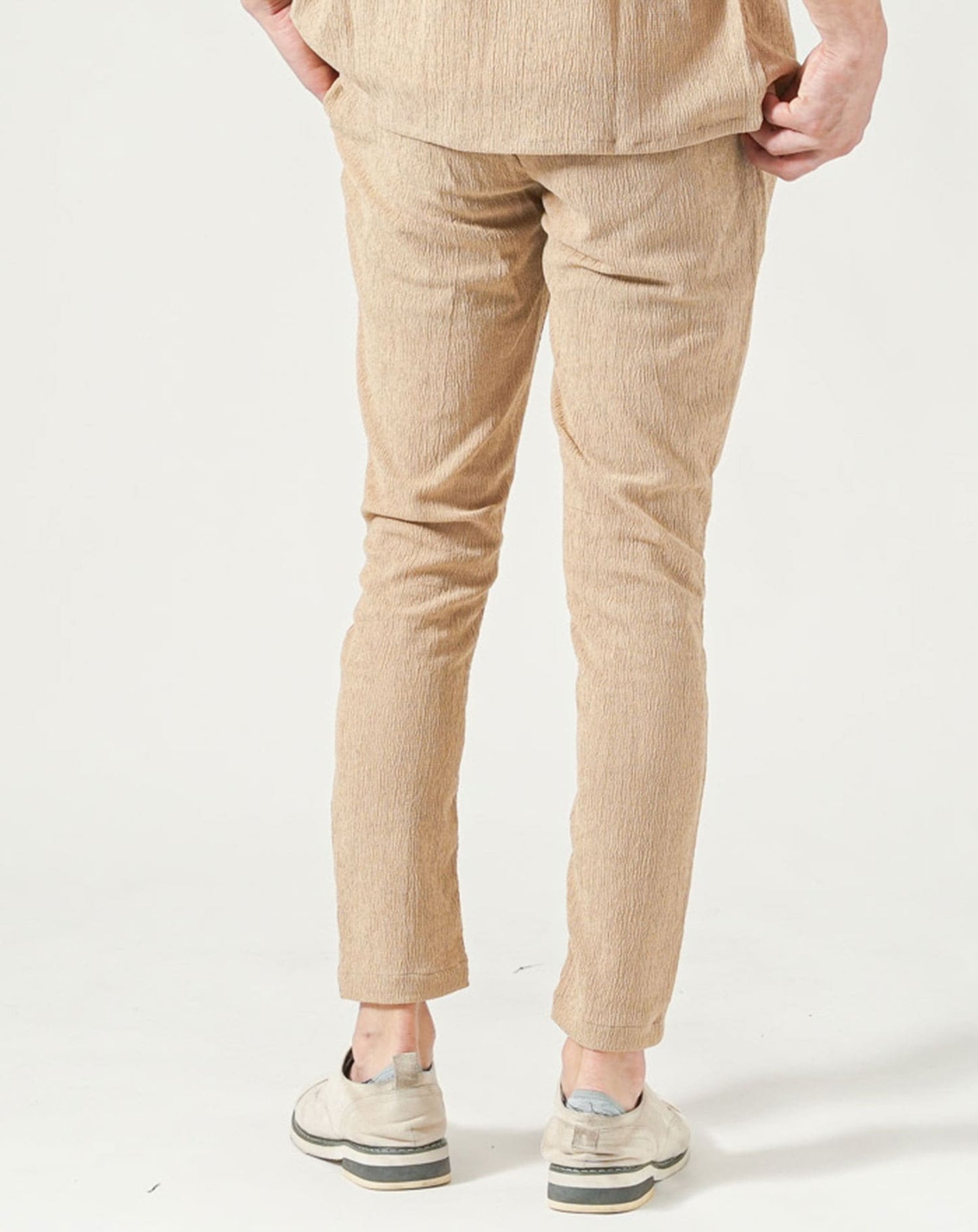 ベージュ(ロングパンツ)　H183cmW63kg 着用サイズ:Ｌ