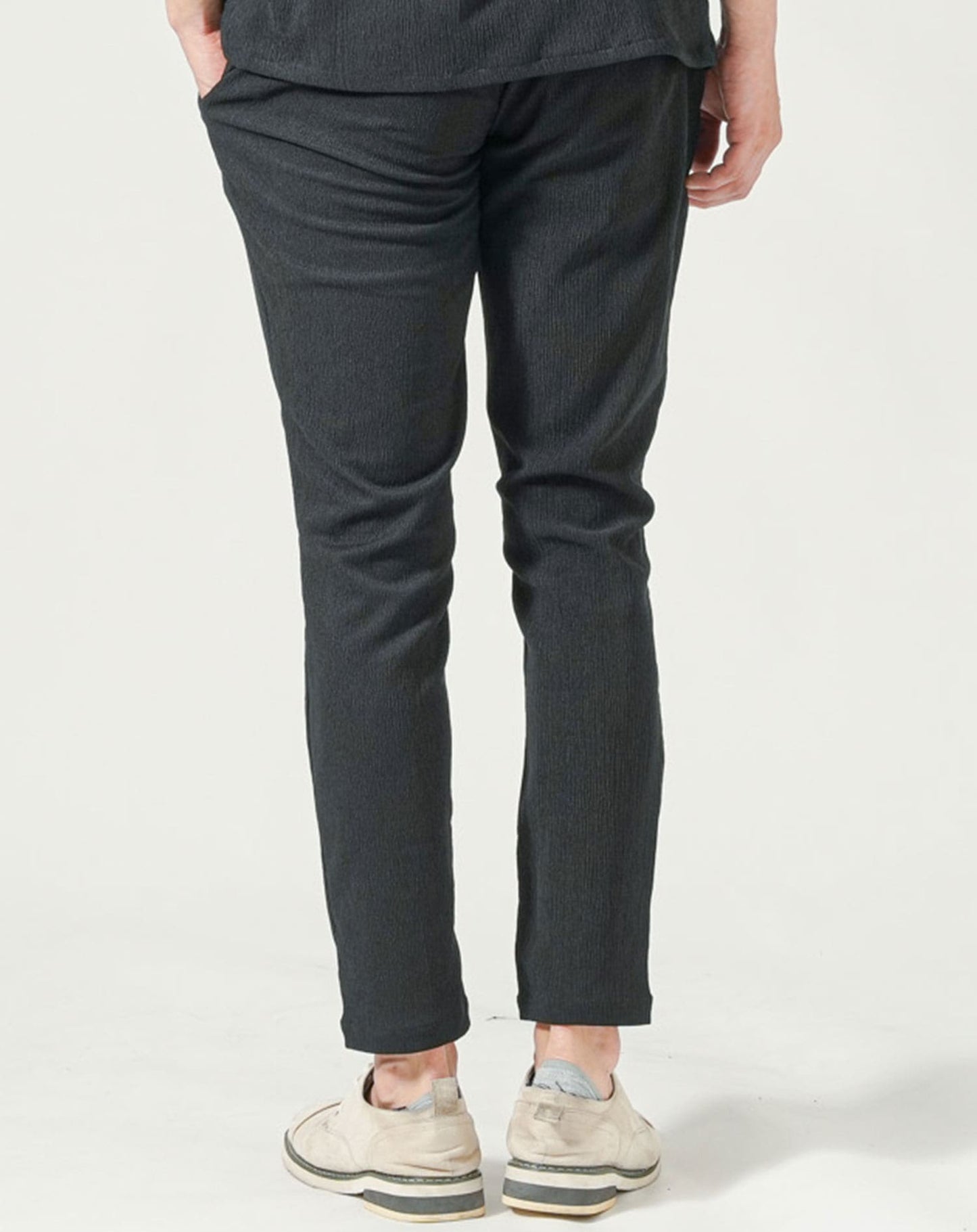 ブラック(ロングパンツ)　H183cmW63kg 着用サイズ:Ｌ