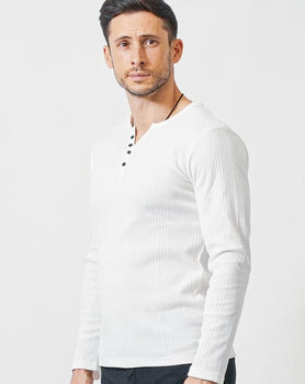 がっちり体型の方におすすめランダムテレコ素材長袖ヘンリーネックＴシャツ