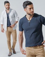 マッチョ体型の方におすすめ3点メンズコーデセット　白綿麻7分袖シャツ×ネイビー半袖Tシャツ×ベージュスリムチノパンツ