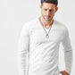 がっちり体型の方におすすめ3点メンズコーデセット　レッド長袖チェックシャツ×白長袖Tシャツ×黒スリムチノパンツ
