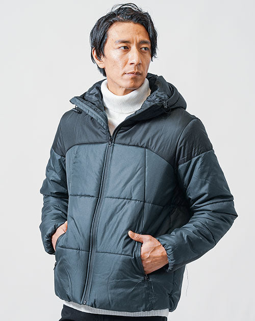 切り替えフード付き中綿ダウンジャケット