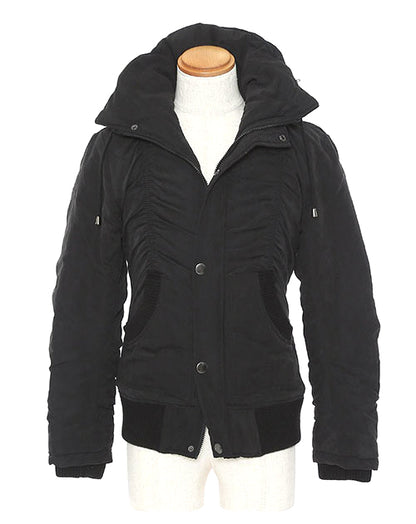 シャーリング加工ハイネックスタンドカラー中綿ジャケット