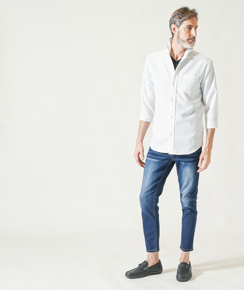 60代メンズ夏の3点コーデセット 白7分袖シャツ×黒半袖VネックTシャツ×インディゴアンクルデニムパンツ