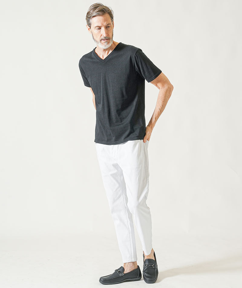 60代メンズ夏の3点コーデセット ワイン7分袖Tシャツ×黒半袖VネックTシャツ×白ストレッチアンクルチノパンツ