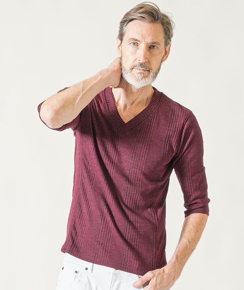 60代メンズ夏の3点コーデセット ワイン7分袖Tシャツ×黒半袖VネックTシャツ×白ストレッチアンクルチノパンツ