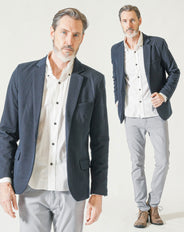 60代メンズ3点コーデセット ネイビー長袖テーラードジャケット×白長袖ブロードシャツ×グレーストレッチチノパンツ