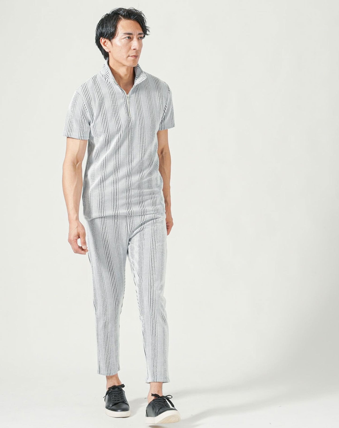 ホワイト×ブラック　H183cmW63kg 着用サイズ:Ｌ