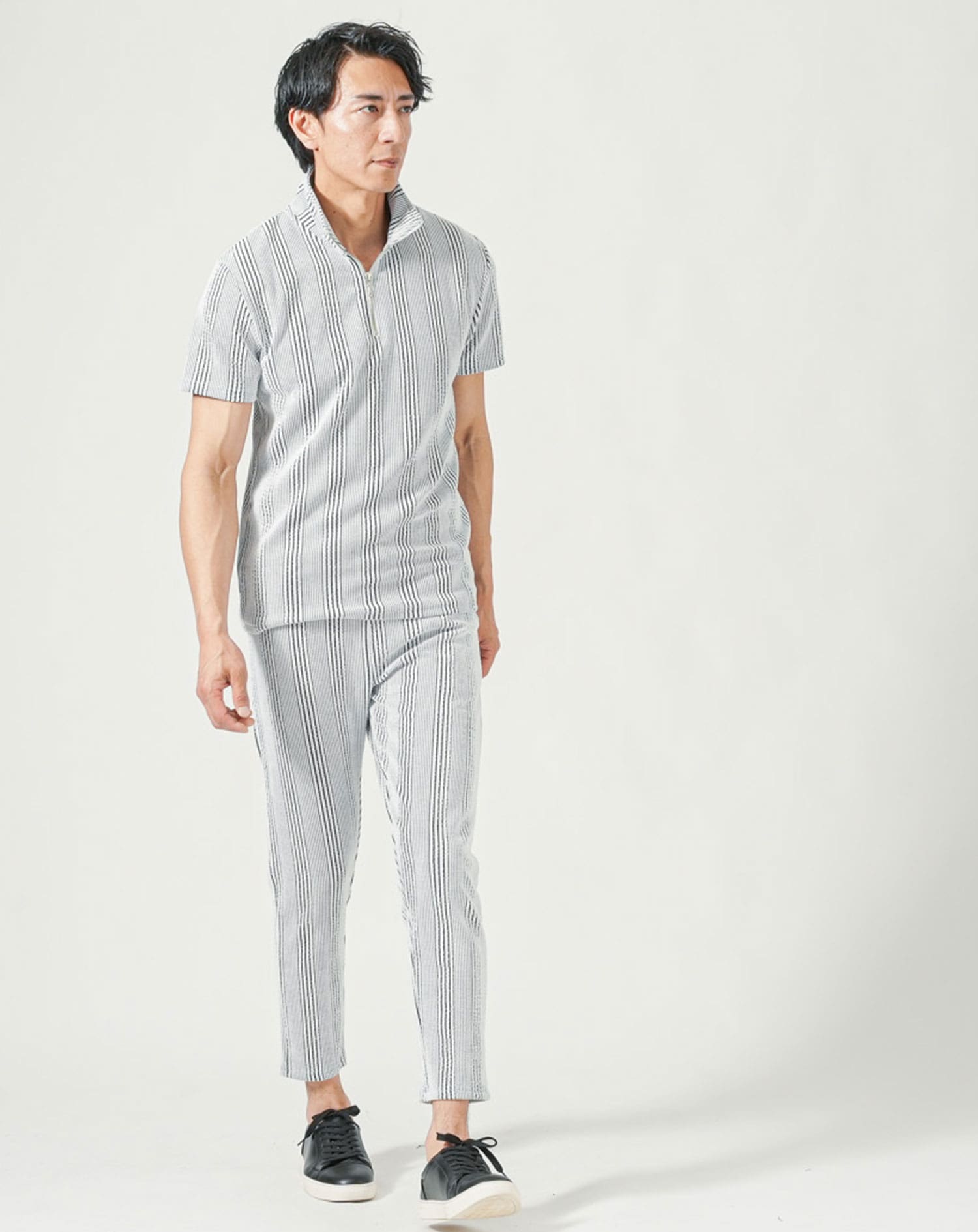 ホワイト×ブラック　H183cmW63kg 着用サイズ:Ｌ