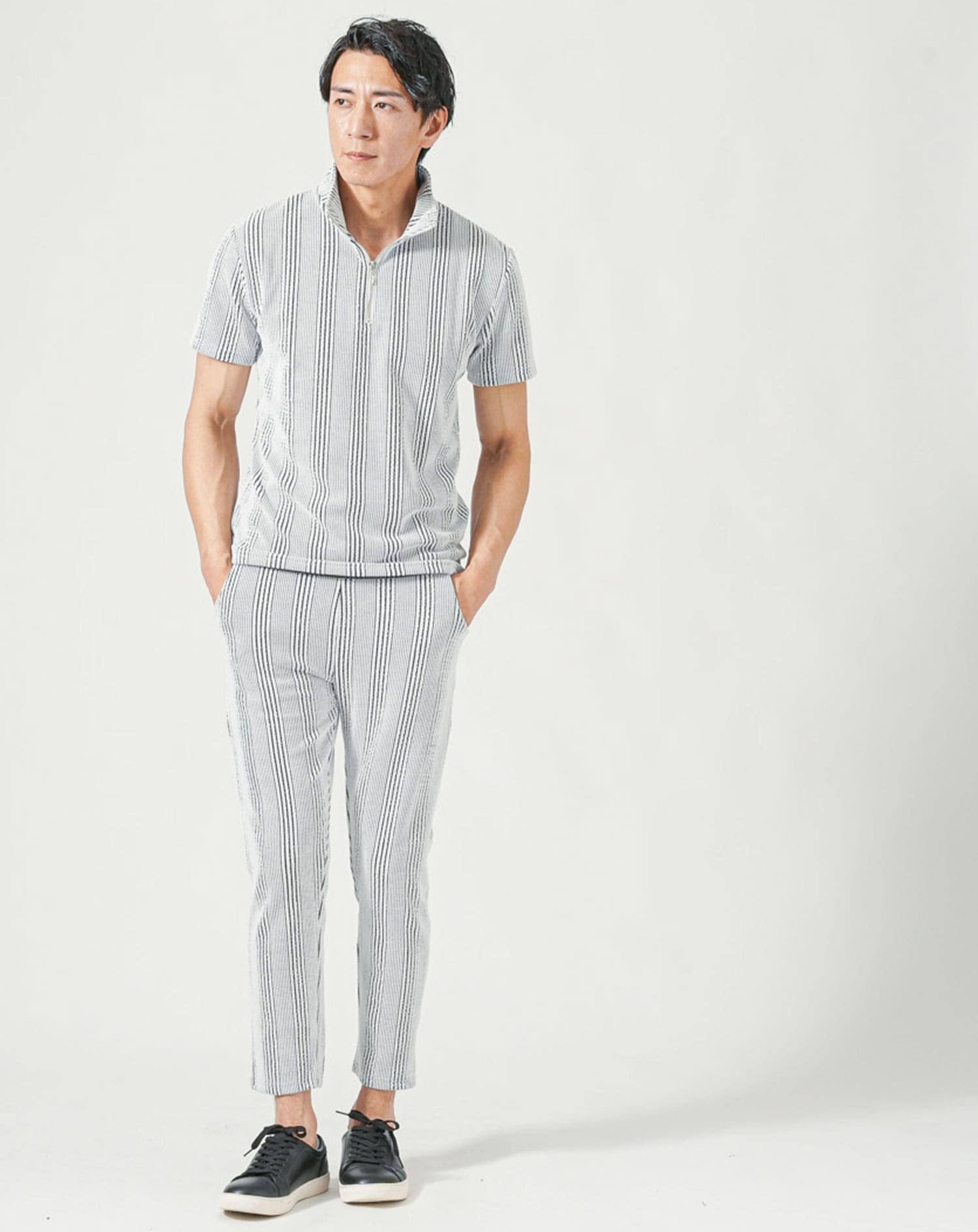 ホワイト×ブラック　H183cmW63kg 着用サイズ:Ｌ