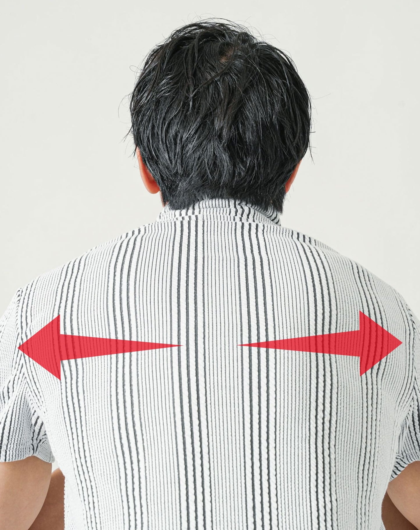 ホワイト×ブラック　H183cmW63kg 着用サイズ:Ｌ