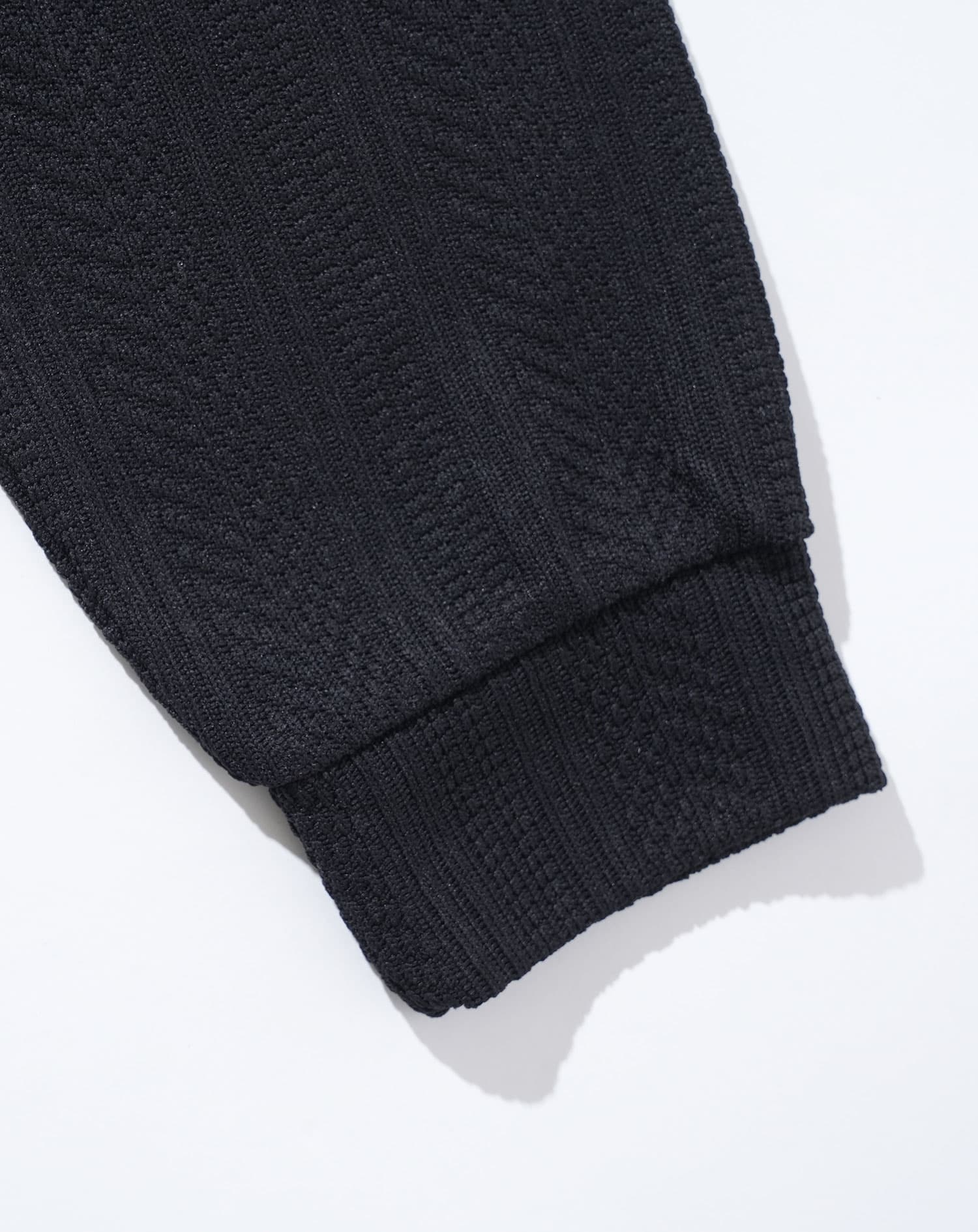 ストライプジャガードニットソートレーナー