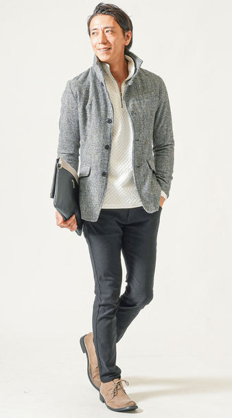 グレージャケット×白ポロシャツ