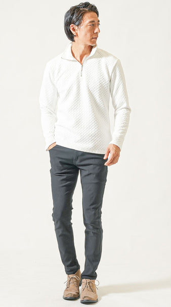 白長袖ポロシャツ×黒パンツコーディネート