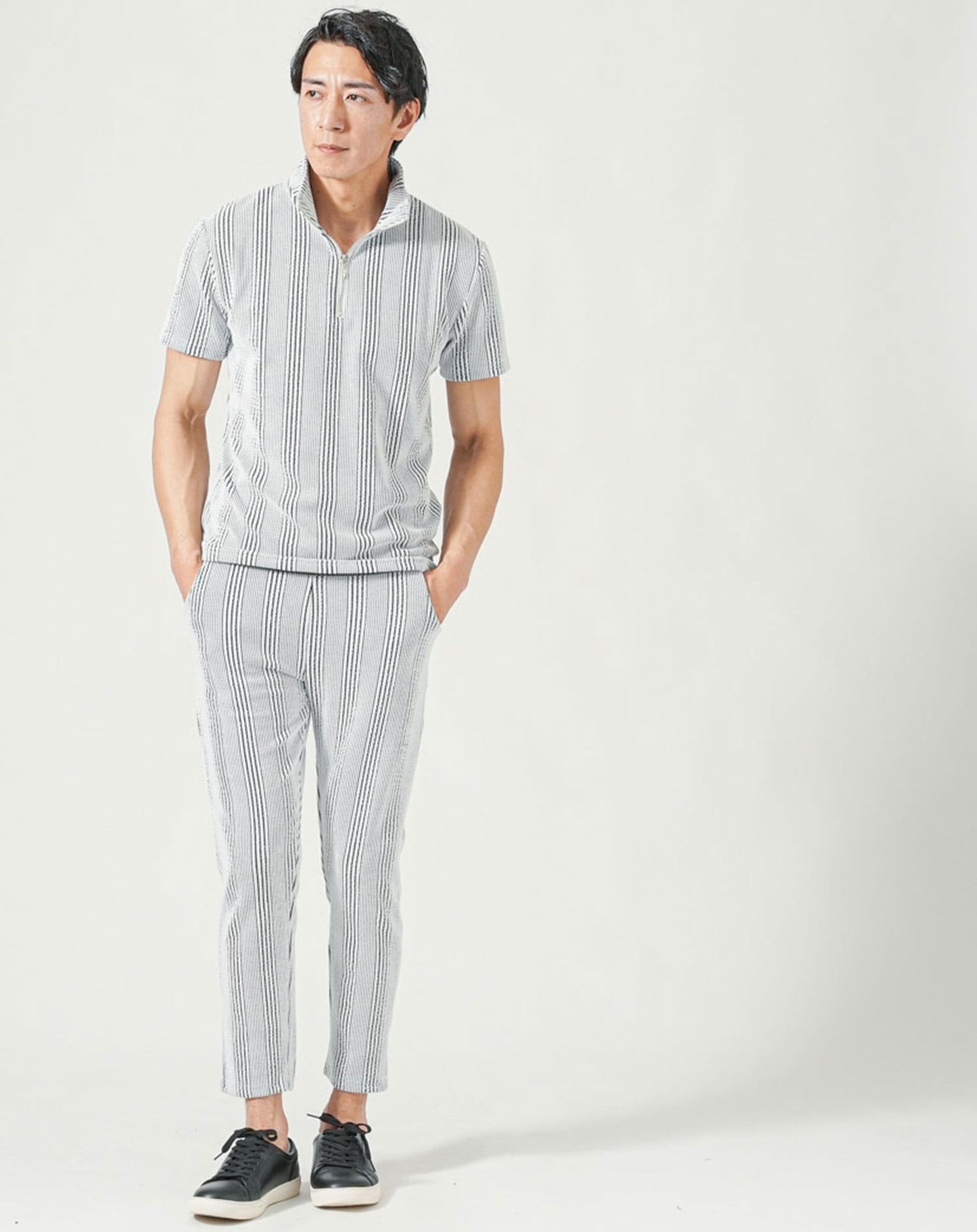 ホワイト×ブラック  H183cmW63kg 着用サイズ:Ｌ