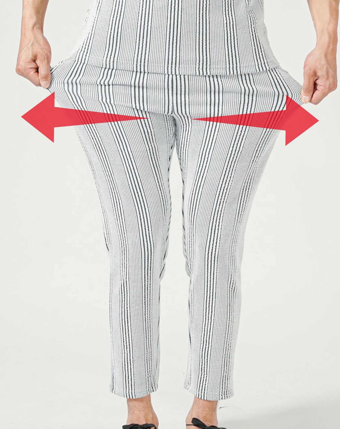 ホワイト×ブラック  H183cmW63kg 着用サイズ:Ｌ