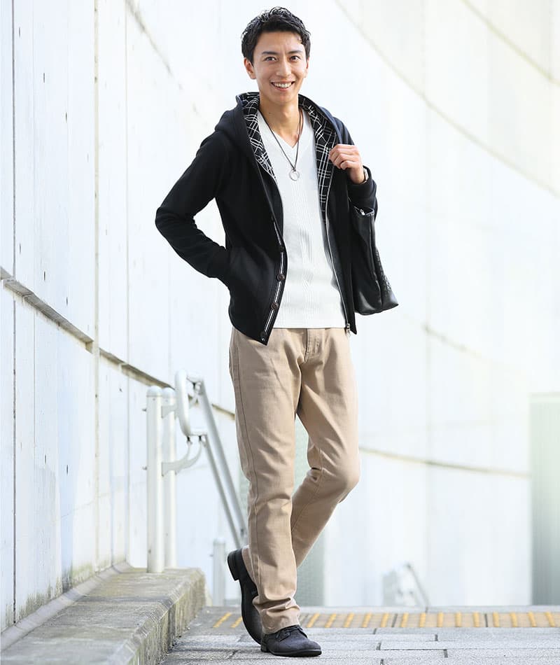 美脚シルエットテーパードスリムストレッチパンツ